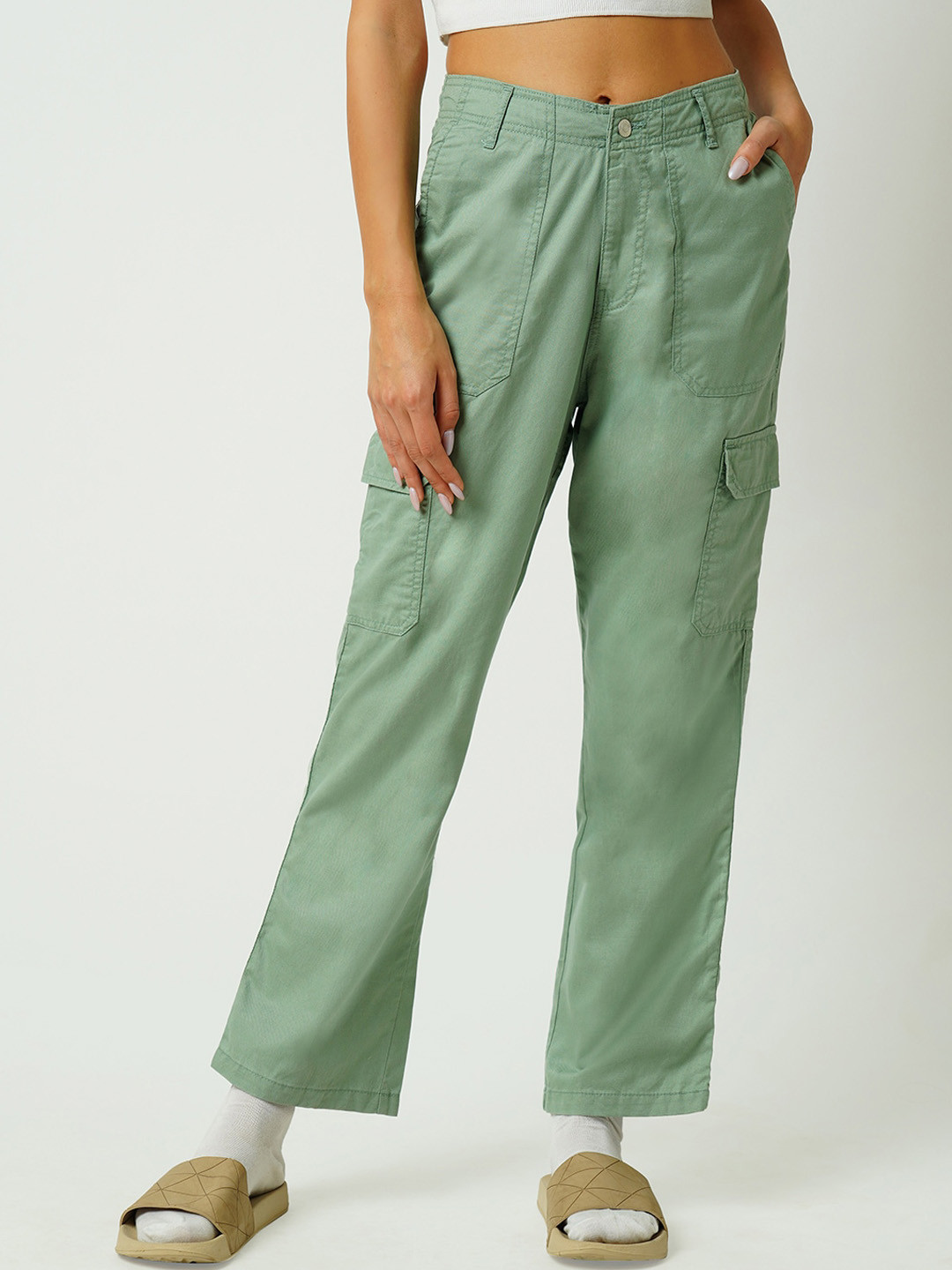

Kraus Jeans Women Loose Fit High-Rise Cargos Trousers, Green