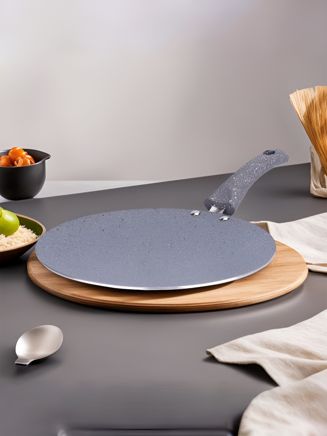 

USHA SHRIRAM Grey Dishwasher Safe Non Stick Roti Tawa with Riveted Handle