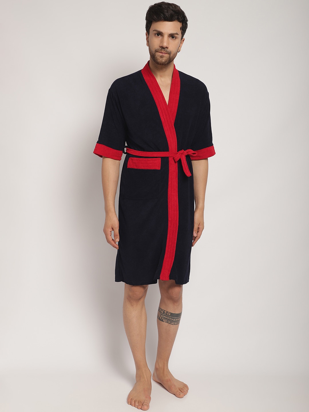 

ELEVANTO Men Black & Red Bath Robe