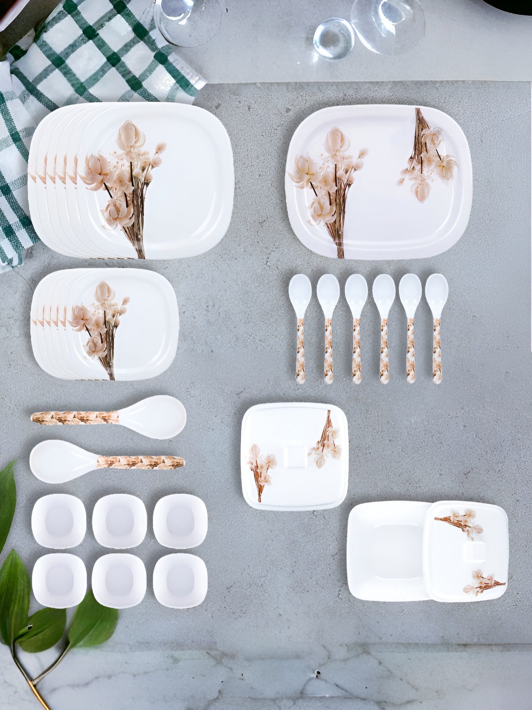 

USHA SHRIRAM Blue & Pieces Melamine Core