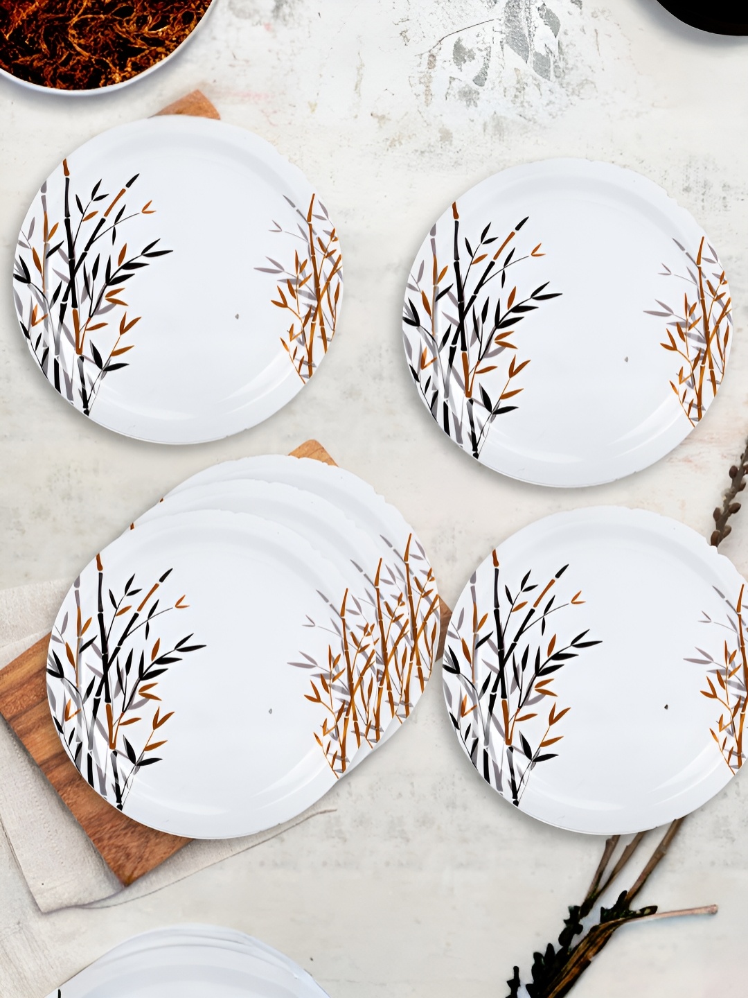 USHA SHRIRAM Blue & 6 Pieces Melamine Plates