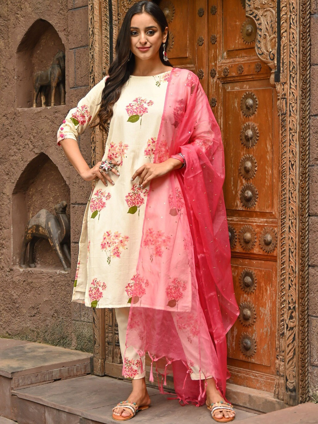

Vinya Floral Printed Regular Kurta With Trousers & Dupatta, Off white