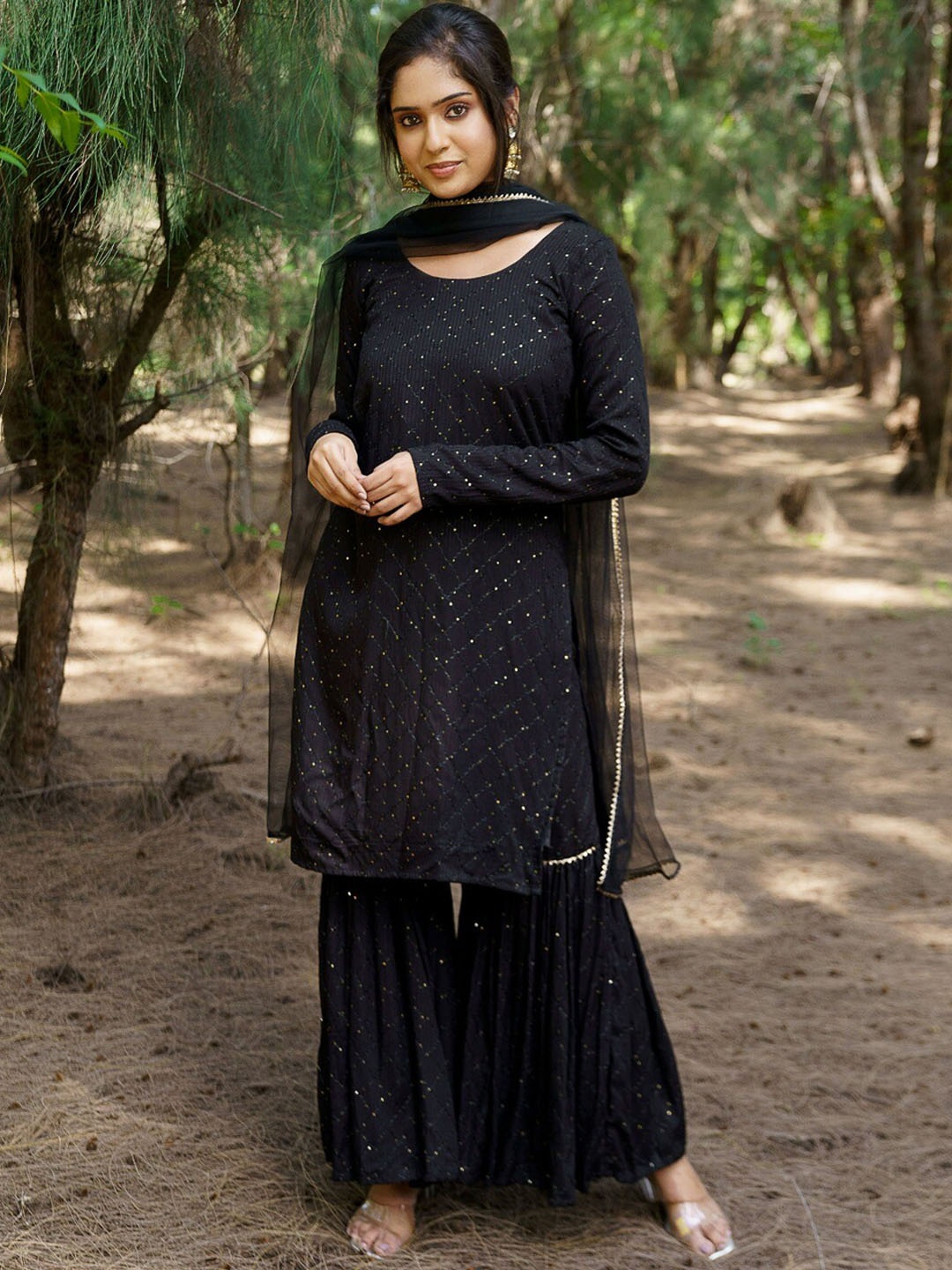 

Vinya Geometric Embroidered Regular Sequinned Kurta With Sharara & Dupatta, Black