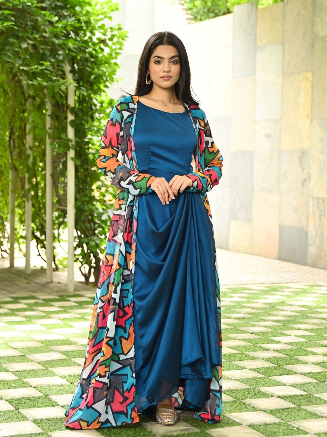

Vinya Round Neck Long Sleeves Flared Maxi Dress With Jacket, Blue