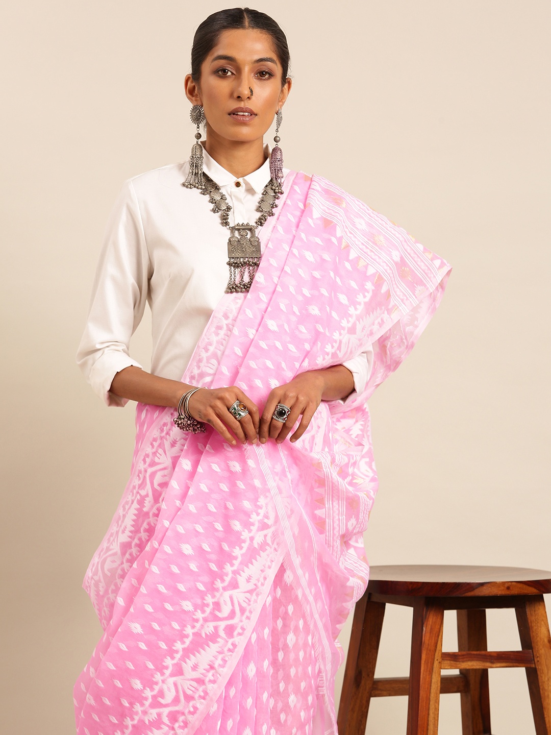 

Taavi Woven Design Jamdani Inspired Woven Legacy Saree, Pink