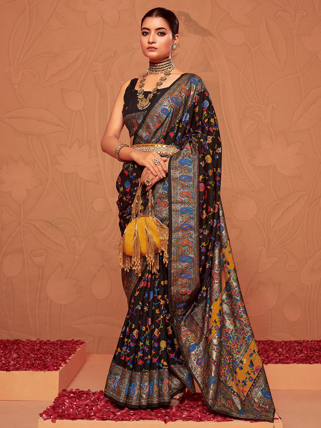 

Satrani Floral Zari Art Silk Sungudi Saree, Black