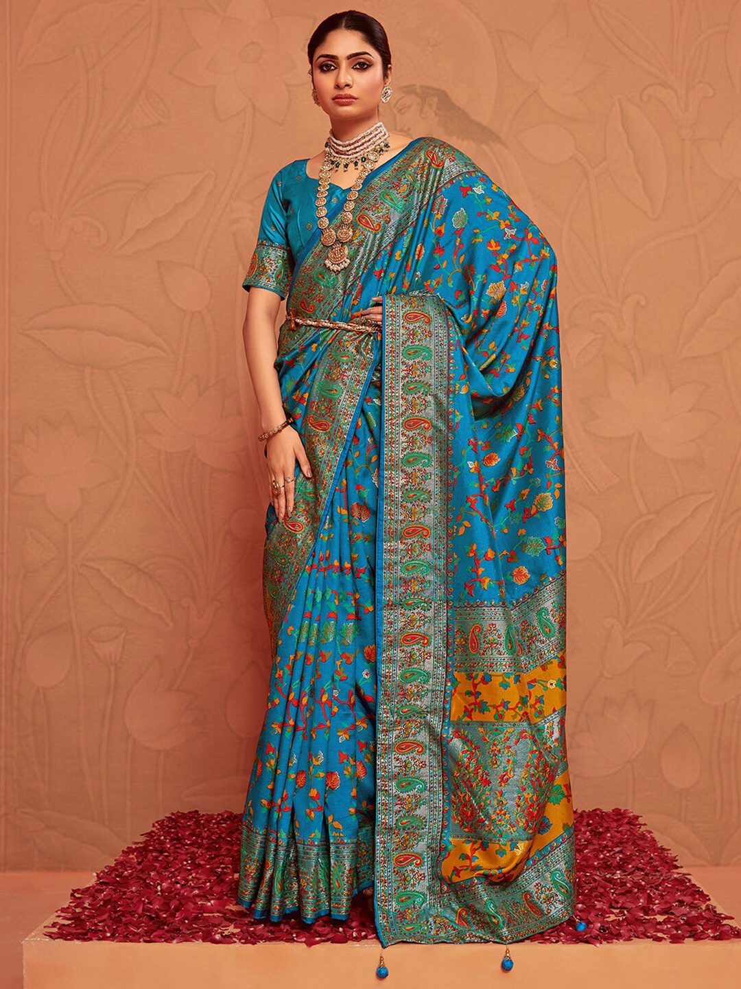 

Satrani Floral Zari Art Silk Sungudi Saree, Blue