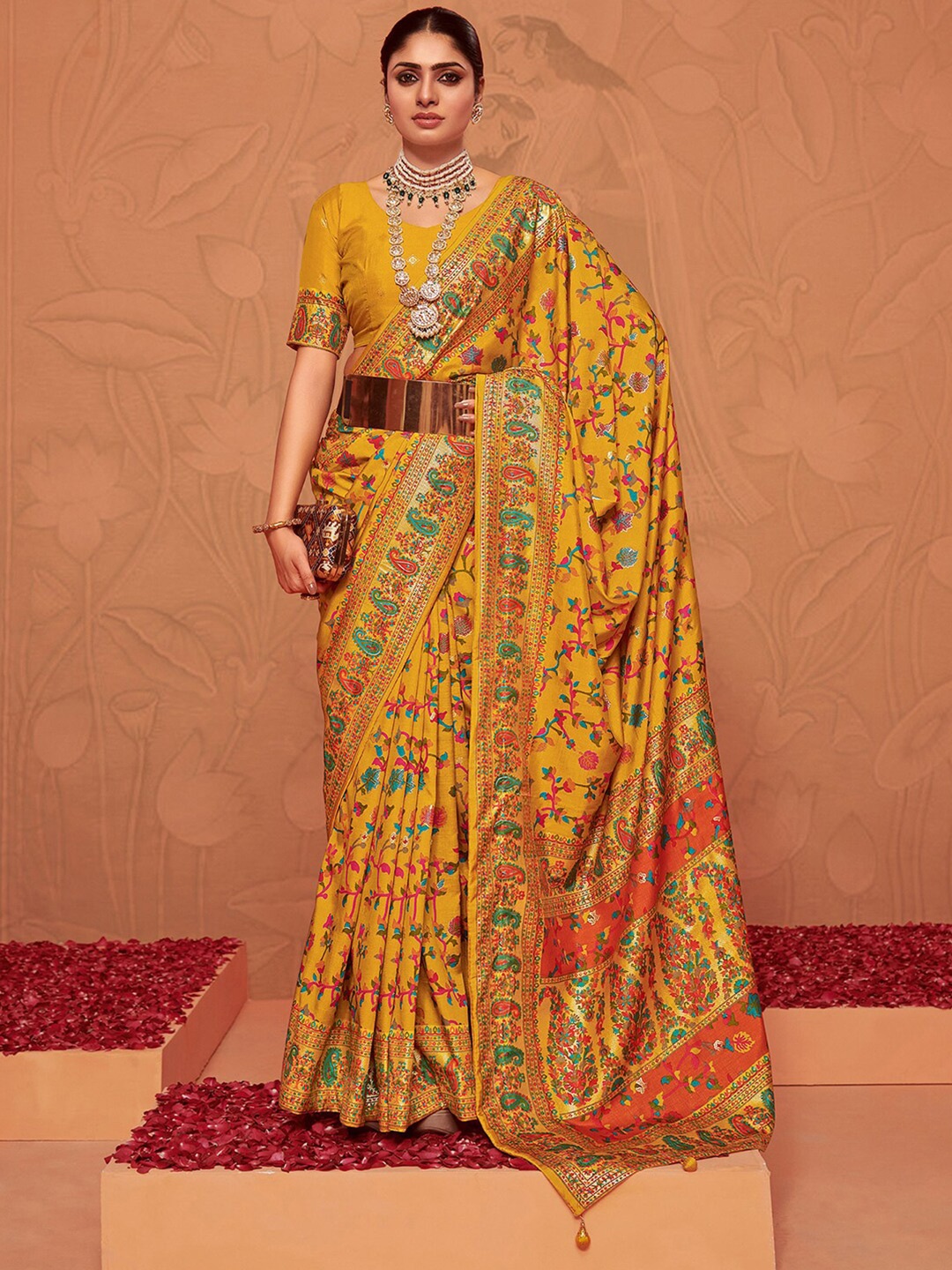 

Satrani Floral Zari Art Silk Sungudi Saree, Yellow