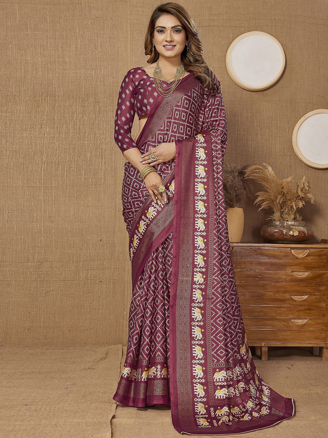 

Satrani Bandhani Printed Zari Saree, Maroon