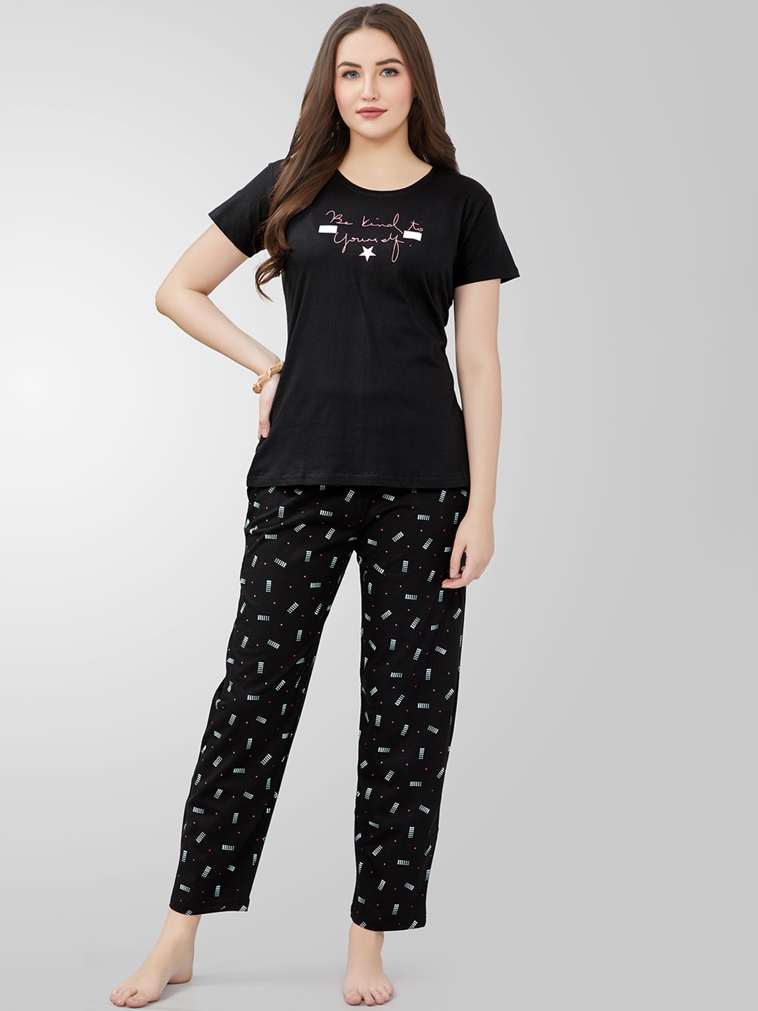 

Munir Graphic Printed Night suit, Black