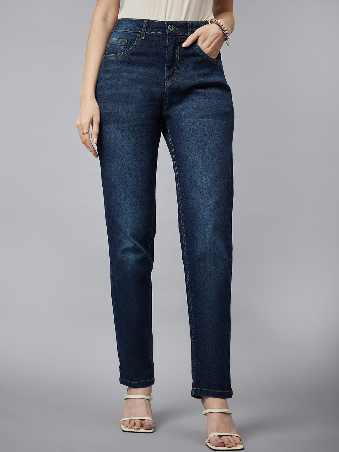 

Chemistry Women Comfort Relaxed Fit High-Rise Light Fade Stretchable Jeans, Blue