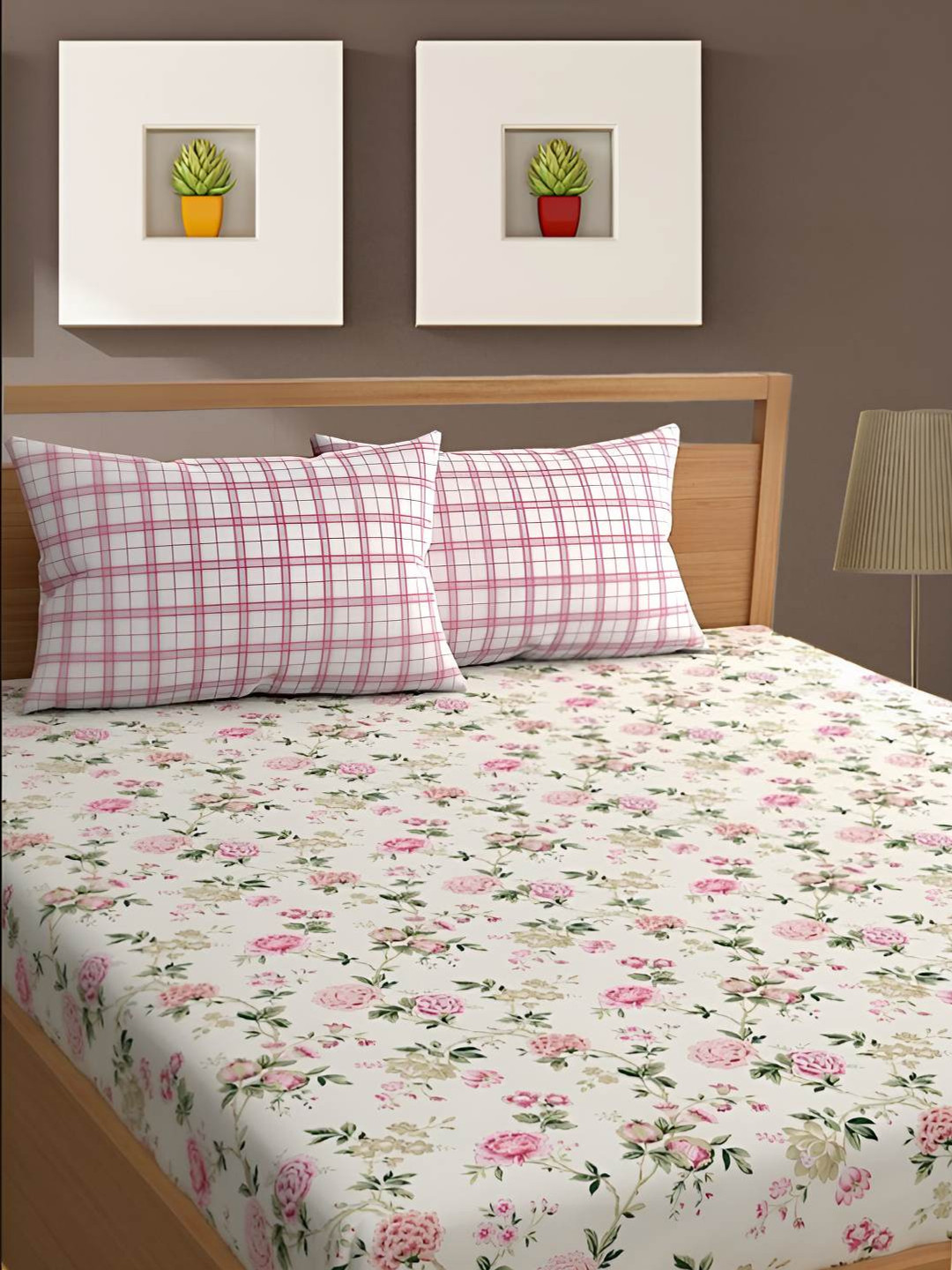 

Bajo's White & Pink Floral Printed Cotton 350 TC King Bedsheet With 2 Pillow Covers