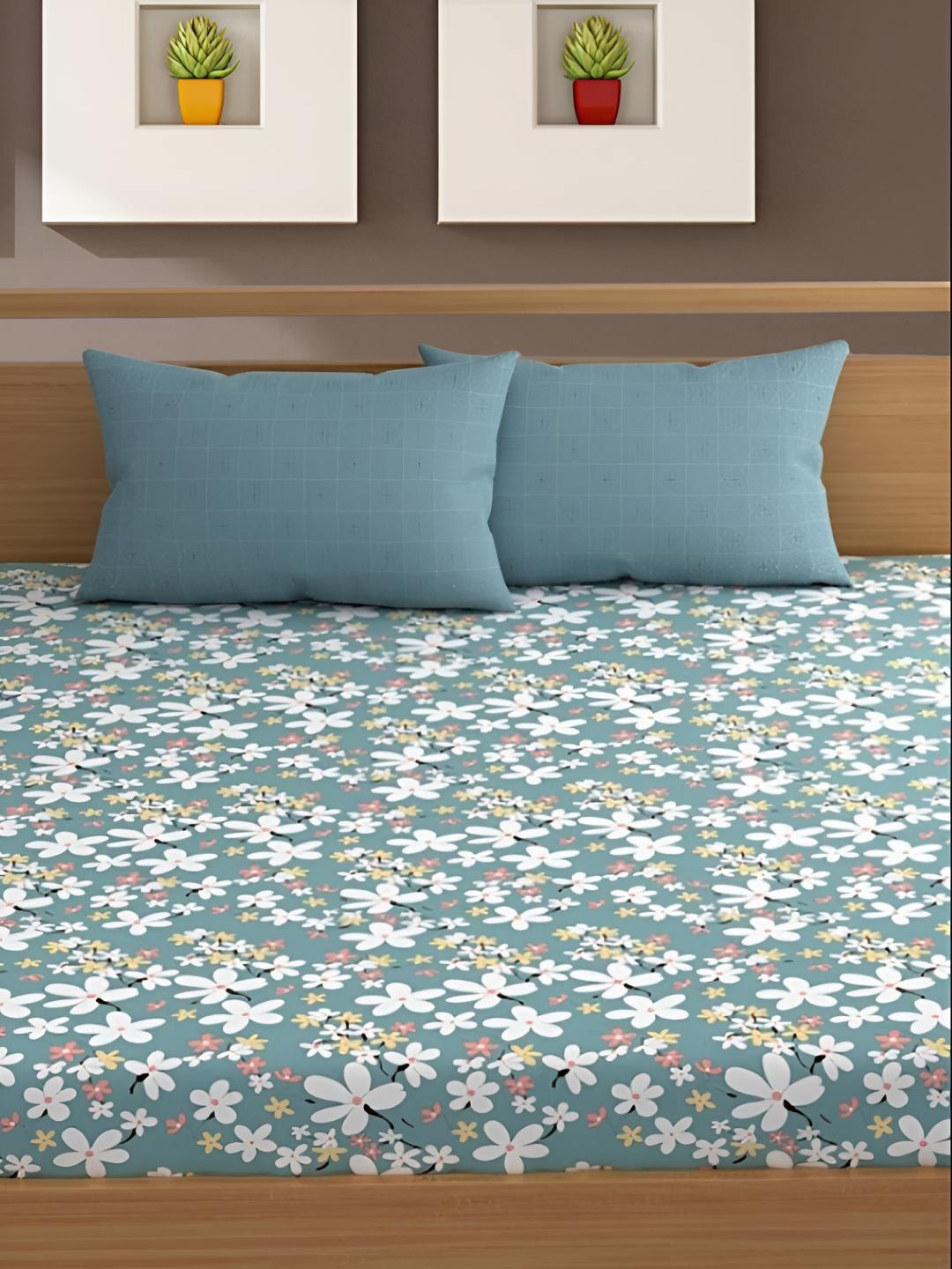

Bajo's Blue & White Floral Printed Cotton 350 TC King Bedsheet With 2 Pillow Covers