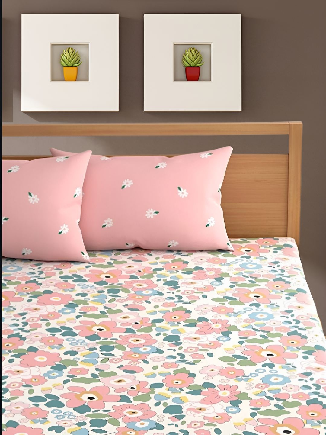 

Bajo's White & Pink Floral Printed Cotton 350 TC King Bedsheet With 2 Pillow Covers