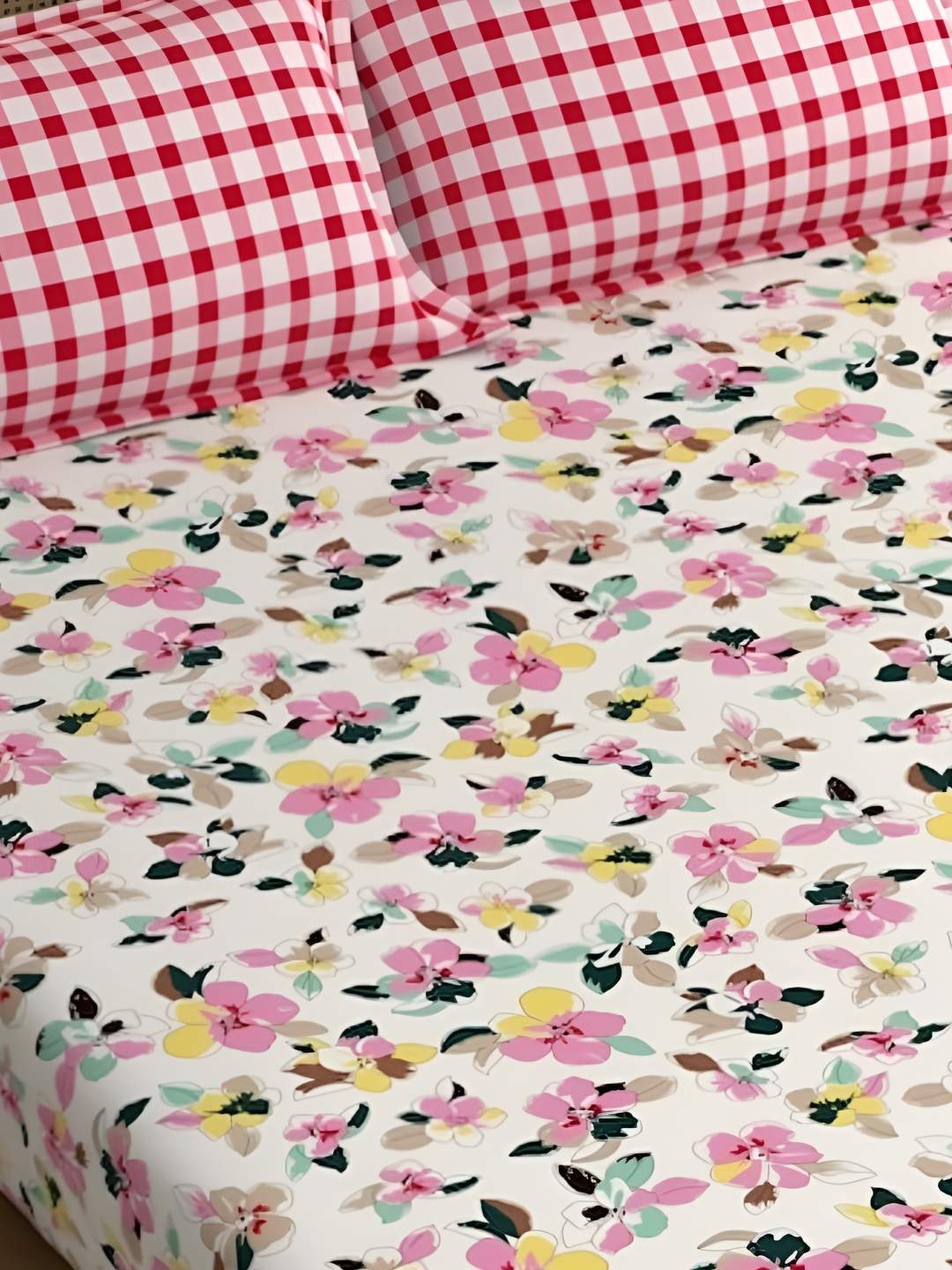 

Bajo's White & Pink Floral Printed Cotton 350 TC King Bedsheet With 2 Pillow Covers