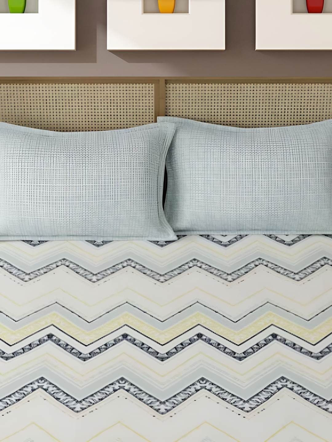 

Bajo's White & Blue Geometric Printed Cotton 350 TC King Bedsheet With 2 Pillow Covers