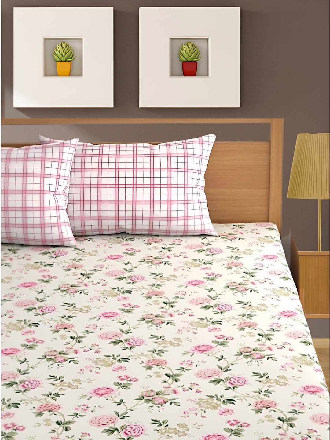 

Bajo's White & Pink Floral Printed Cotton 350 TC King Bedsheet With 2 Pillow Covers