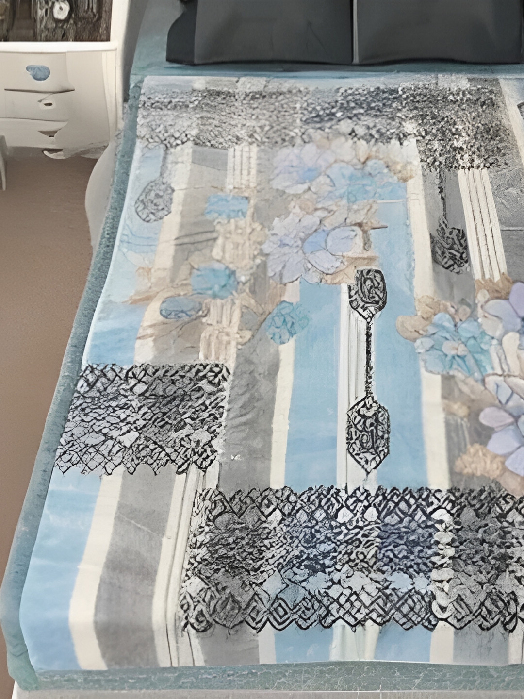 

Signature Blue & Beige Floral Heavy Winter 350 GSM Double Bed Blanket