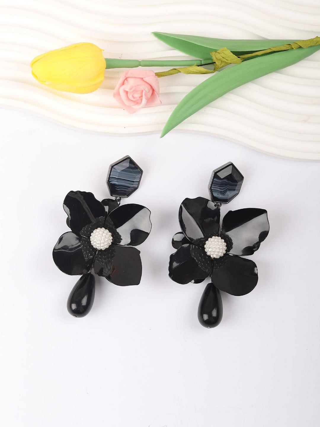 

AVANT-GARDE PARIS Brass-Plated Floral Drop Earrings, Black