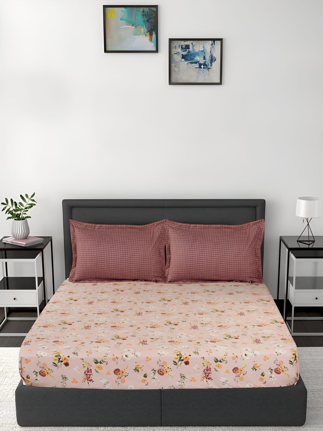 

GAPU & BALY Peach & Maroon Floral 120 TC King Bedsheet With 2 Pillow Covers