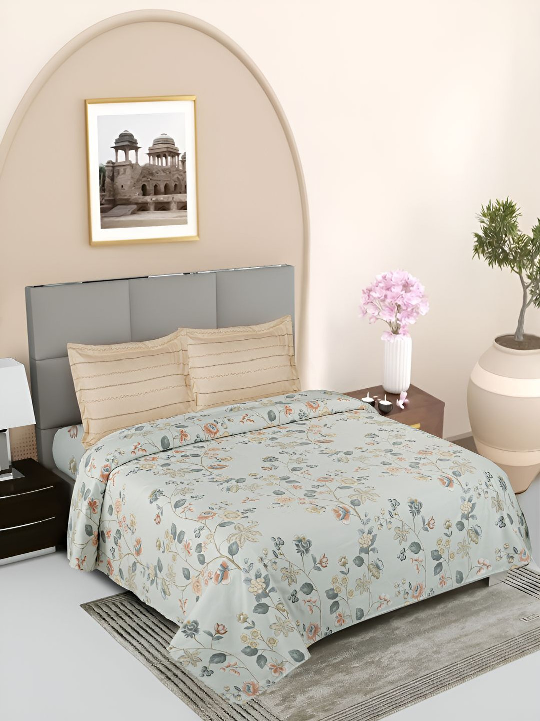 

GAPU & BALY Green & Orange Floral Printed 120 TC King Bedsheet With 2 Pillow Covers