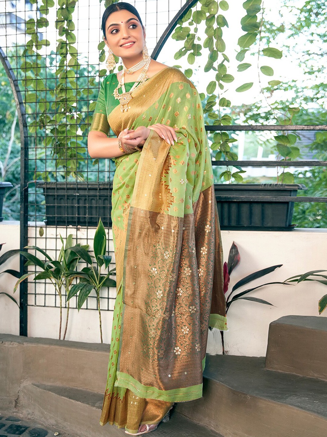 

Mitera Woven Design Zari Linen Banarasi Saree, Green