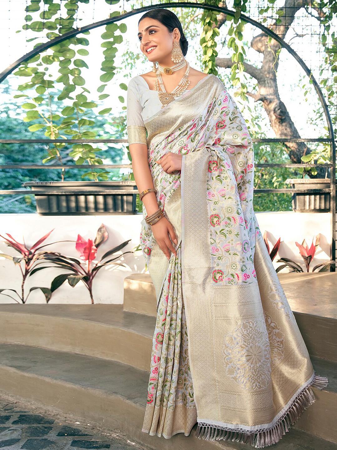 

Mitera Floral Woven Design Zari Silk Cotton Jacquard Banarasi Saree, Grey