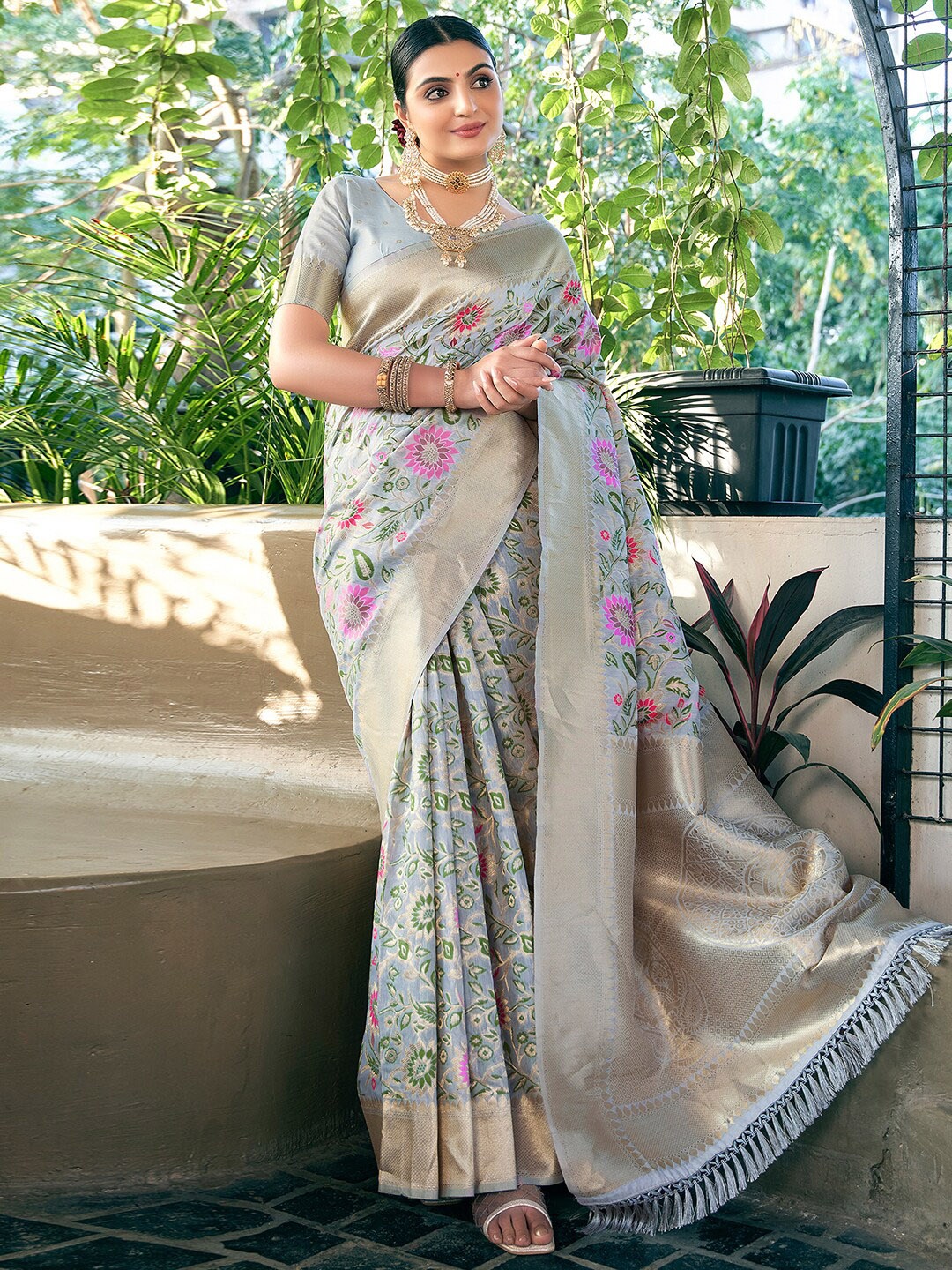 

Mitera Floral Woven Design Zari Silk Cotton Banarasi Saree, Grey