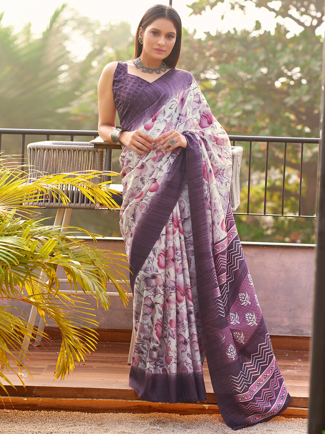 

Mitera Floral Printed Art Silk Sungudi Saree, Pink