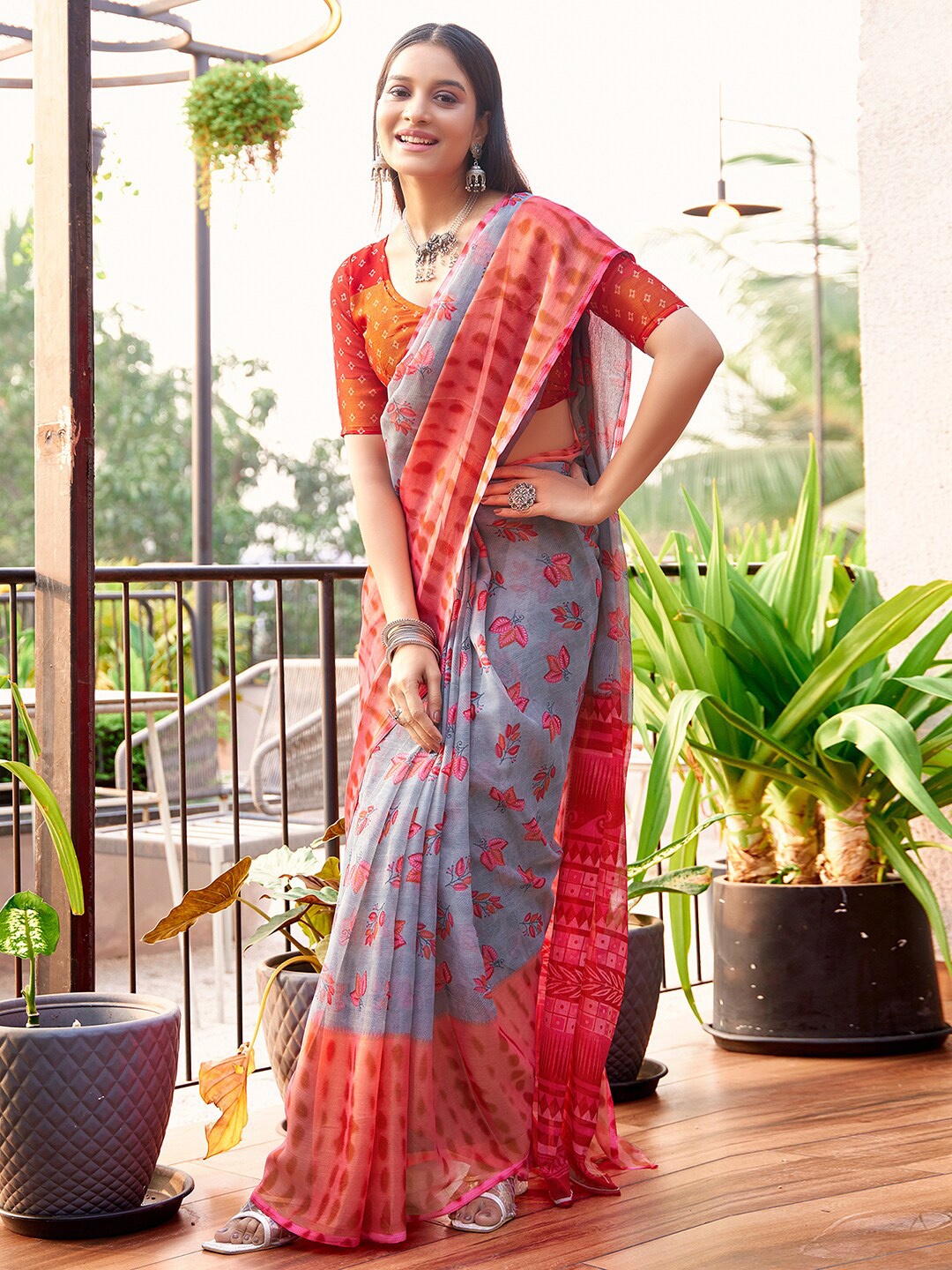 

Mitera Floral Printed Chiffon Maheshwari Saree, Grey