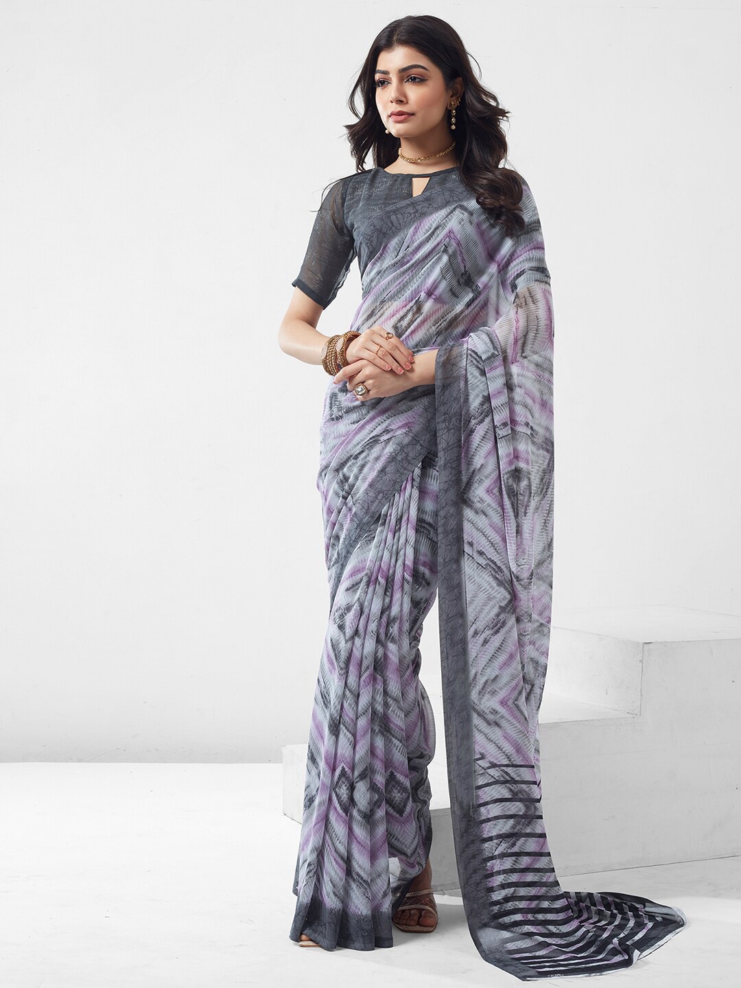 

KALINI Geometric Printed Maheshwari Saree, Grey