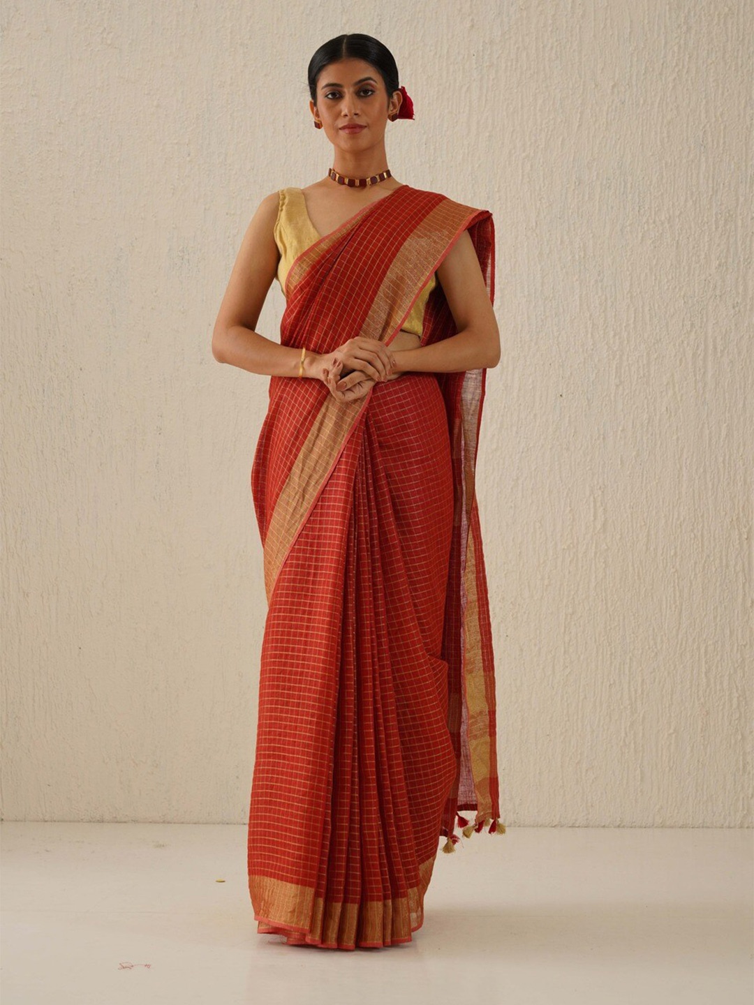 

Gotitli Woven Design Zari Pure Linen Saree, Red