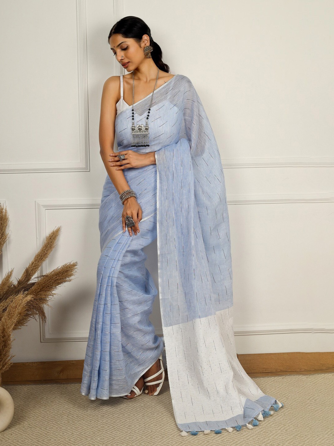 

Gotitli Striped Pure Linen Saree with Tassels, Blue