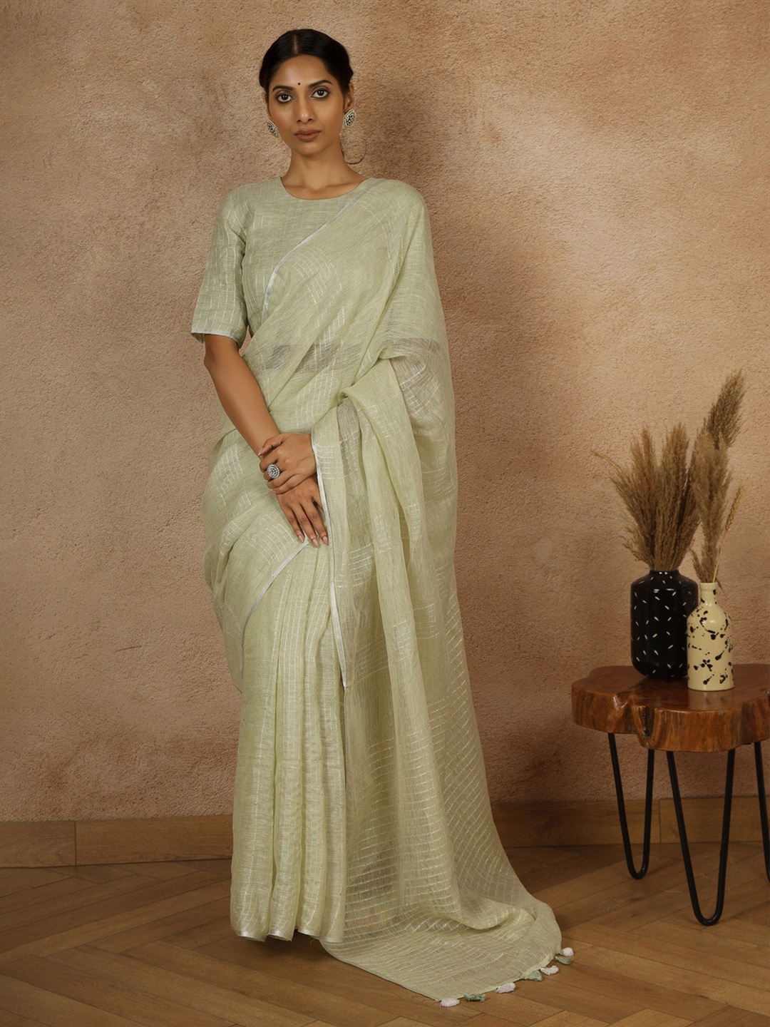 

Gotitli Woven Design Striped Zari Pure Linen Saree, Green
