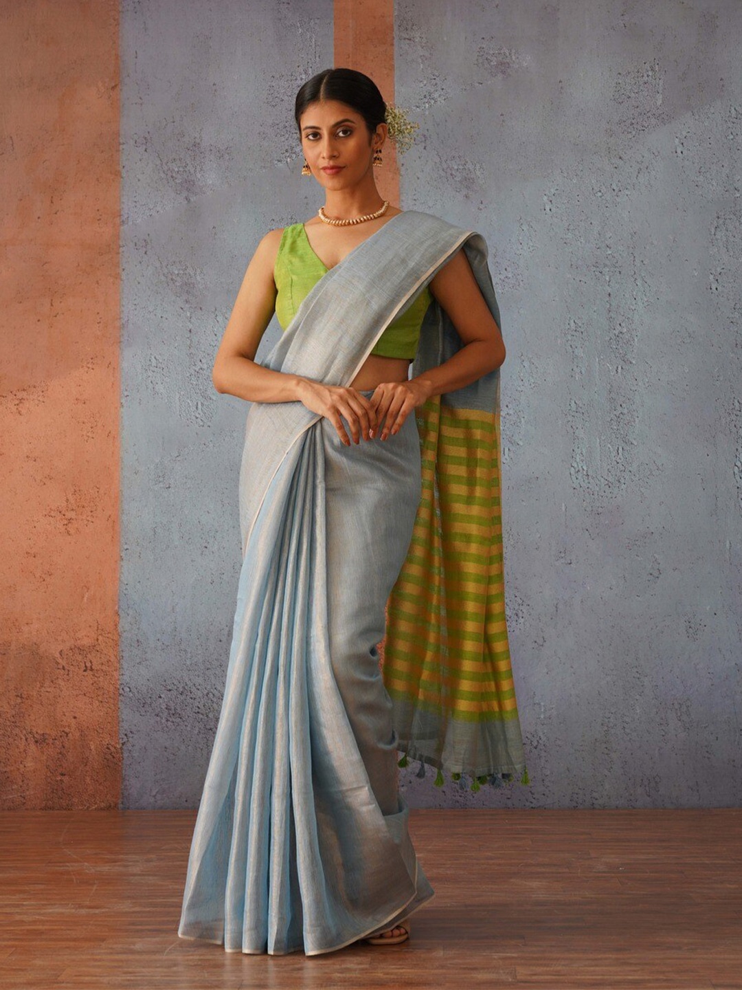 

Gotitli Woven Design Zari Pure Linen Saree, Blue