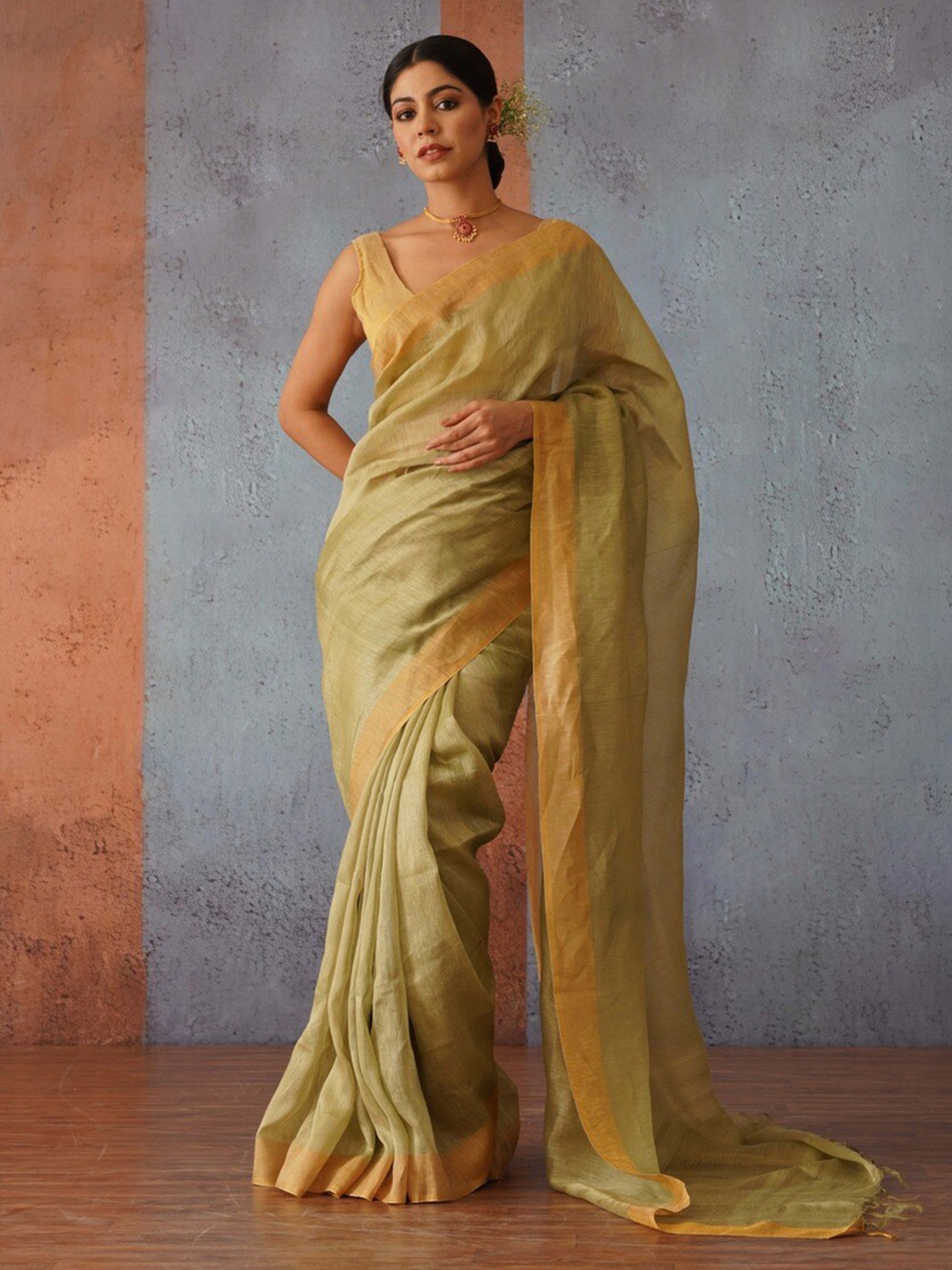 

Gotitli Woven Design Zari Saree, Olive