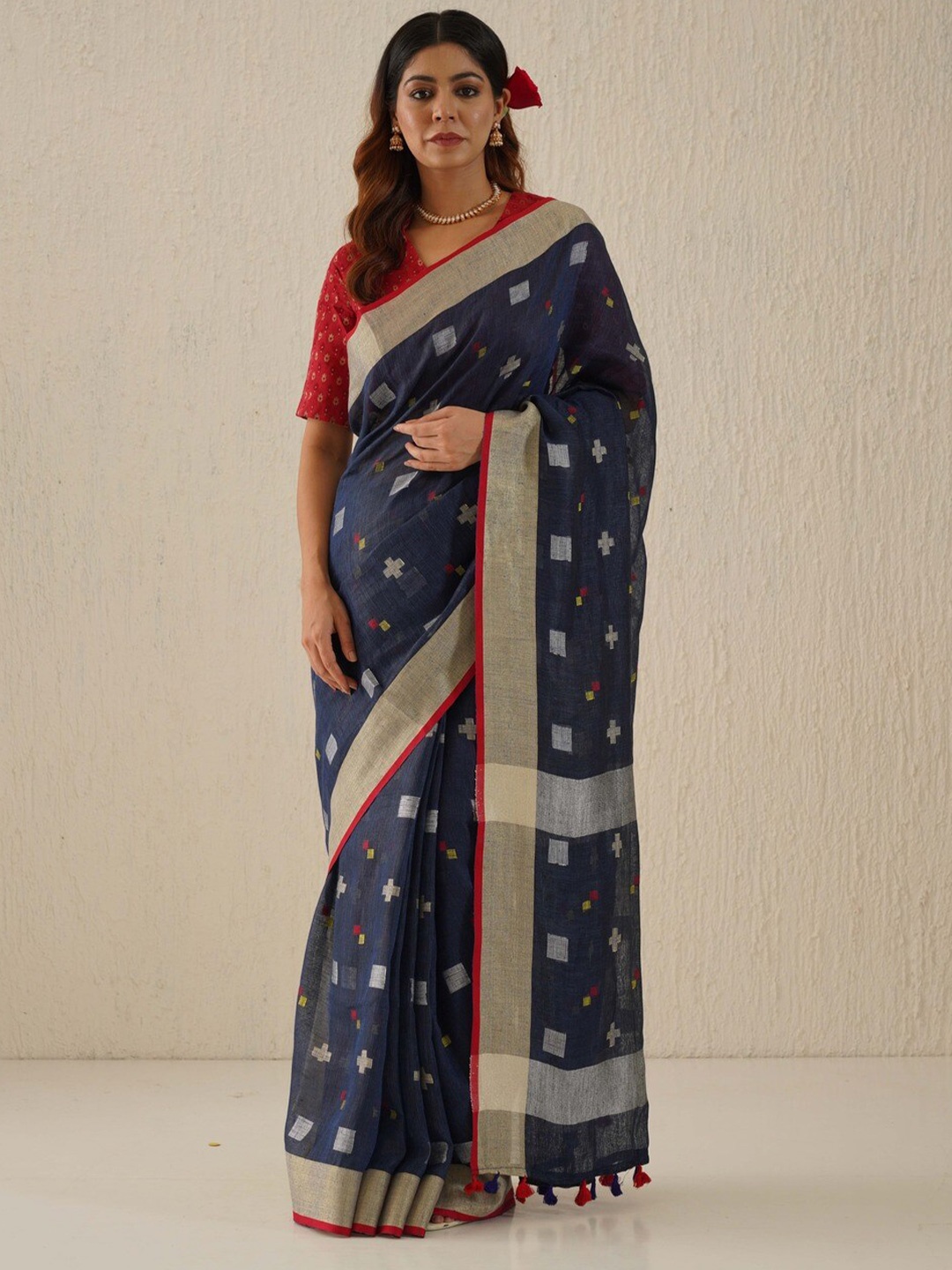 

Gotitli Woven Design Zari Pure Linen Jamdani Saree, Navy blue