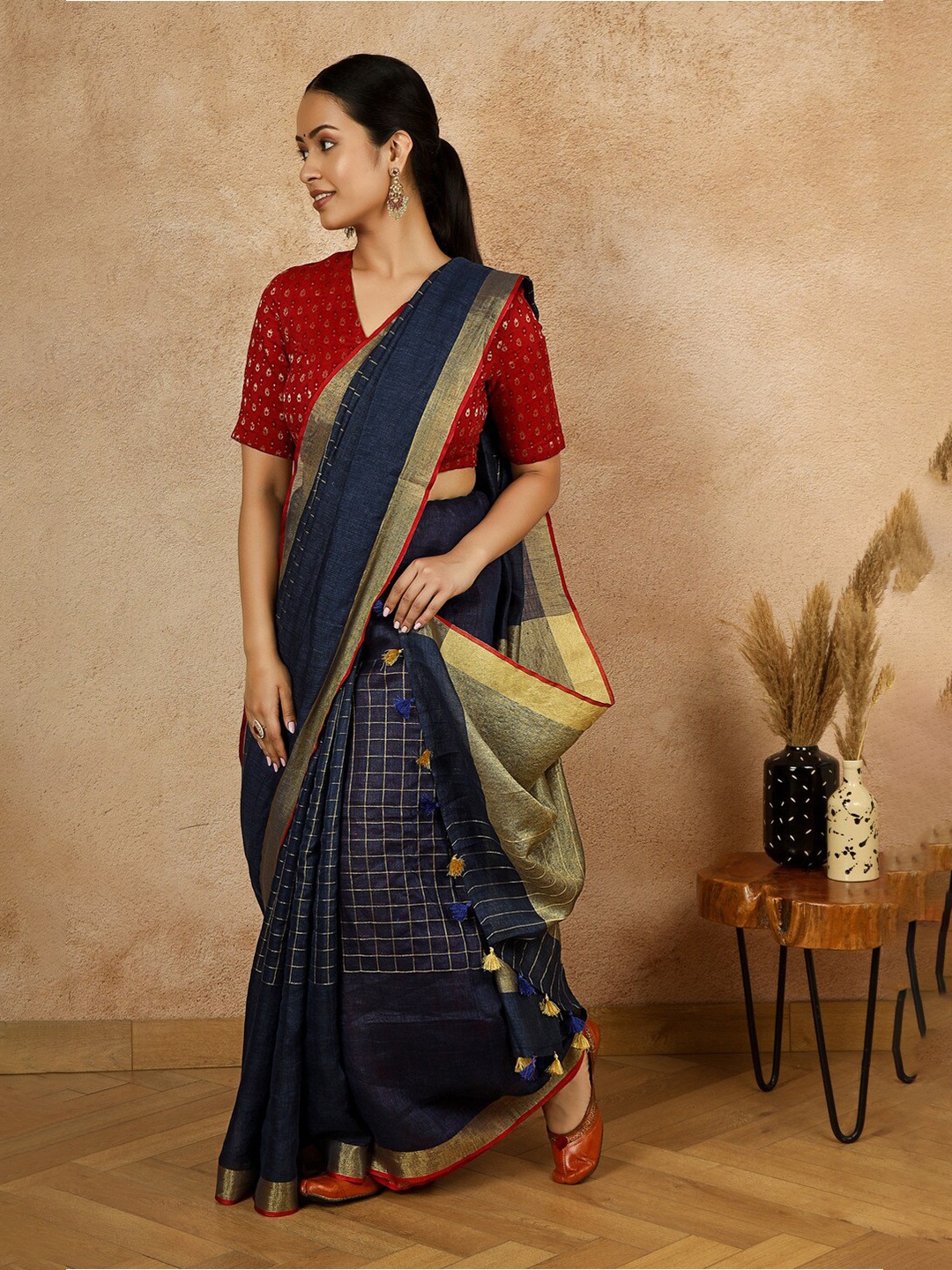 

Gotitli Checked Woven Design Zari Pure Linen Saree, Blue