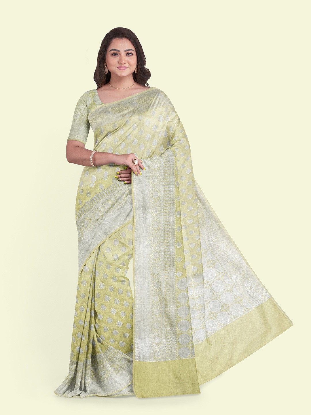 

Muskan Fashion Woven Design Zari Silk Cotton Banarasi Saree, Beige