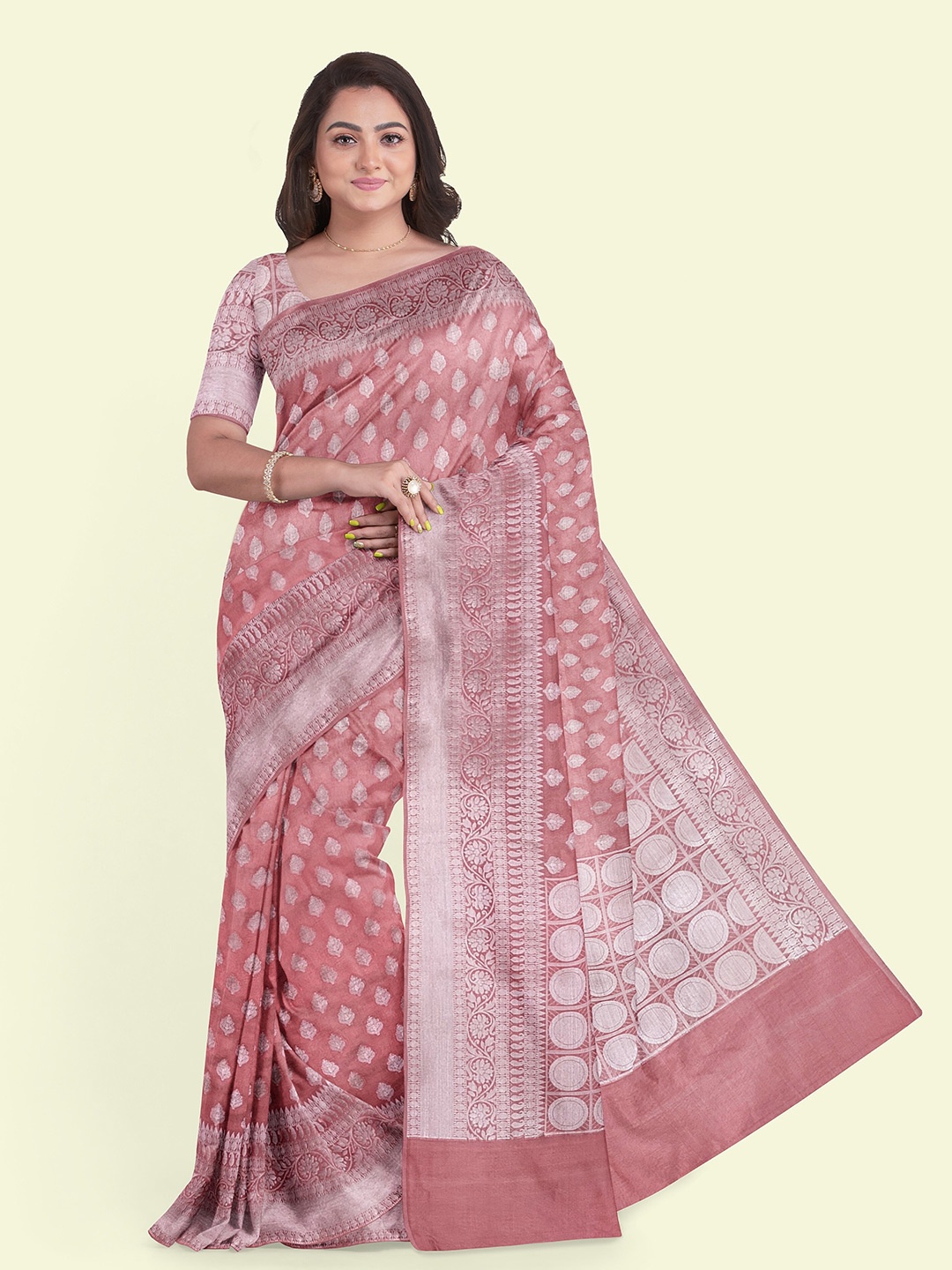 

Muskan Fashion Woven Design Zari Silk Cotton Banarasi Saree, Peach