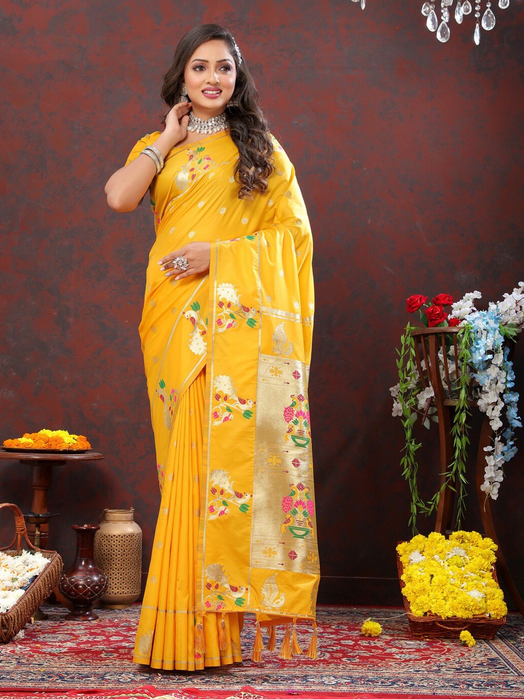 

HIRAPARA ENTERPRICE Ethnic Motifs Woven Design Zari Pure Silk Paithani Saree, Gold