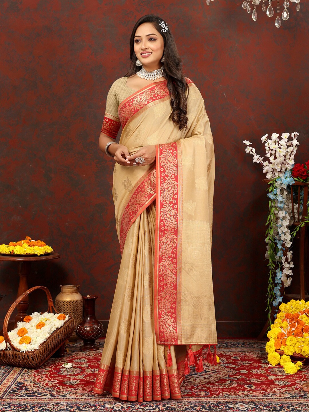 

HIRAPARA ENTERPRICE Ethnic Motifs Woven Design Zari Kanjeevaram Saree, Cream