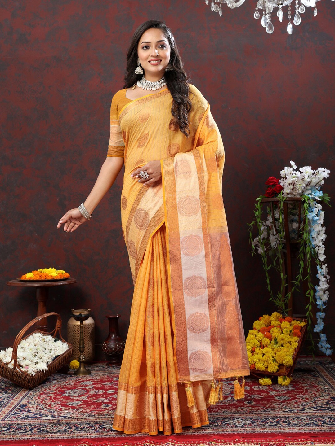 

HIRAPARA ENTERPRICE Ethnic Motifs Zari Silk Cotton Kanjeevaram Saree, Yellow