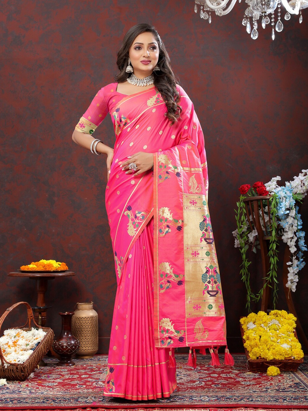 

HIRAPARA ENTERPRICE Ethnic Motifs Zari Pure Silk Paithani Saree, Peach