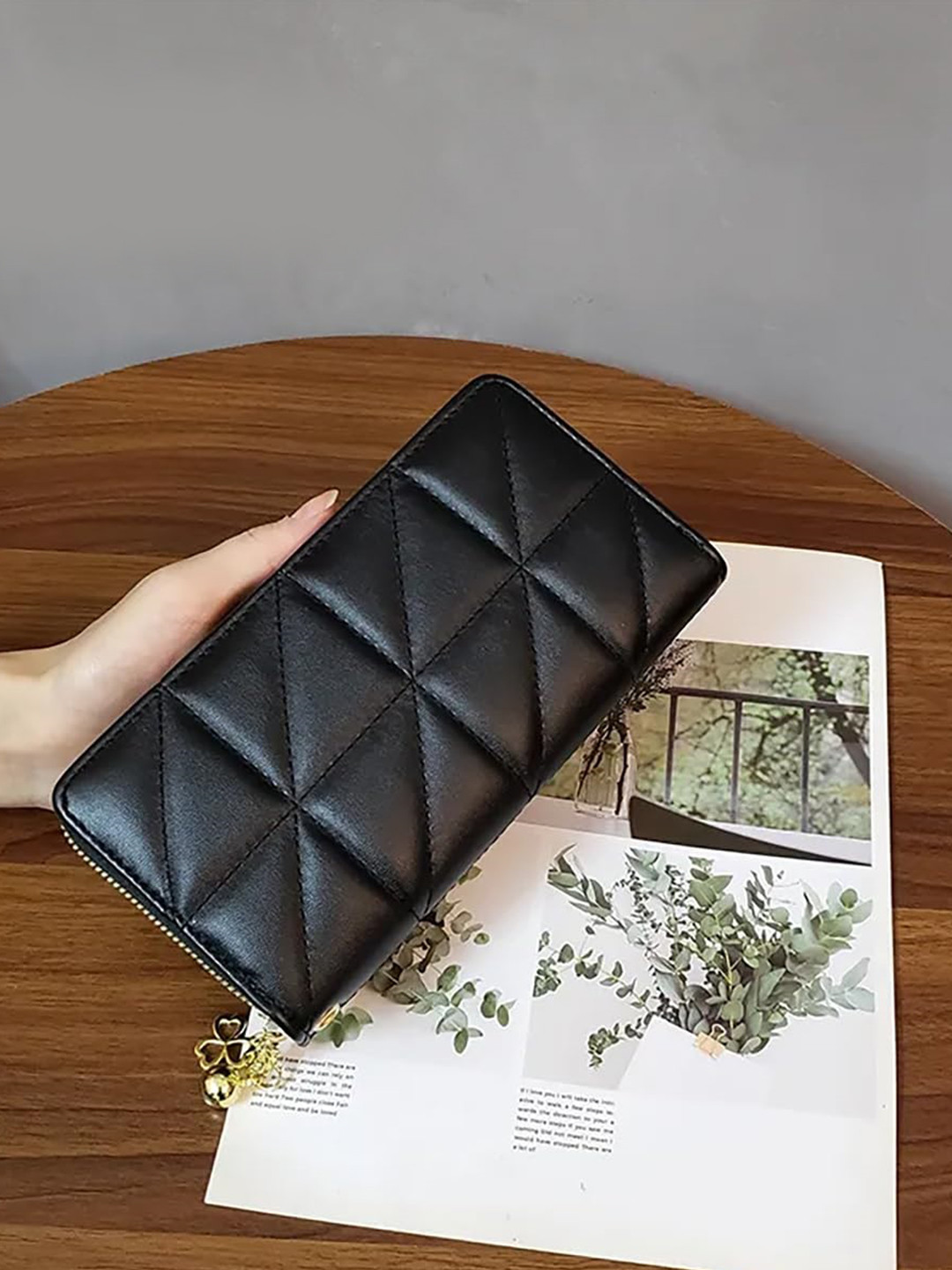 

SYGA Women Textured Leather Card Holder, Black
