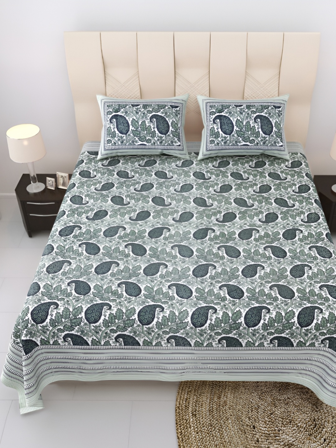 

EasyGoods Green & White Floral 250 TC King Cotton Bedsheet with 2 Pillow Covers