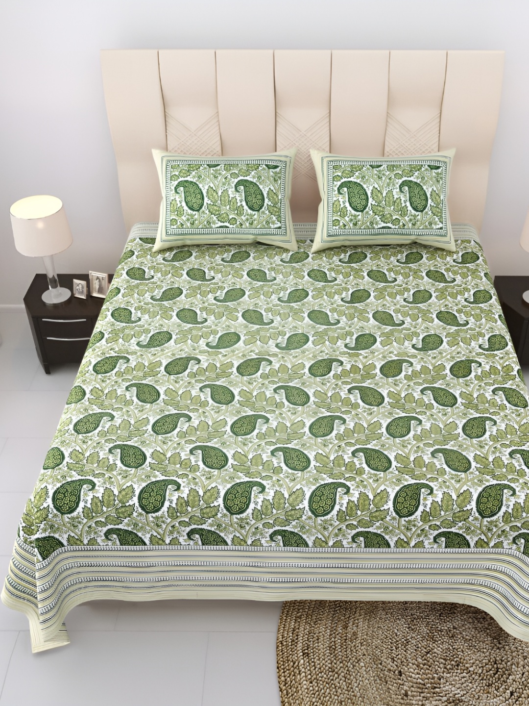 

EasyGoods Green & White Floral 250 TC King Cotton Bedsheet with 2 Pillow Covers