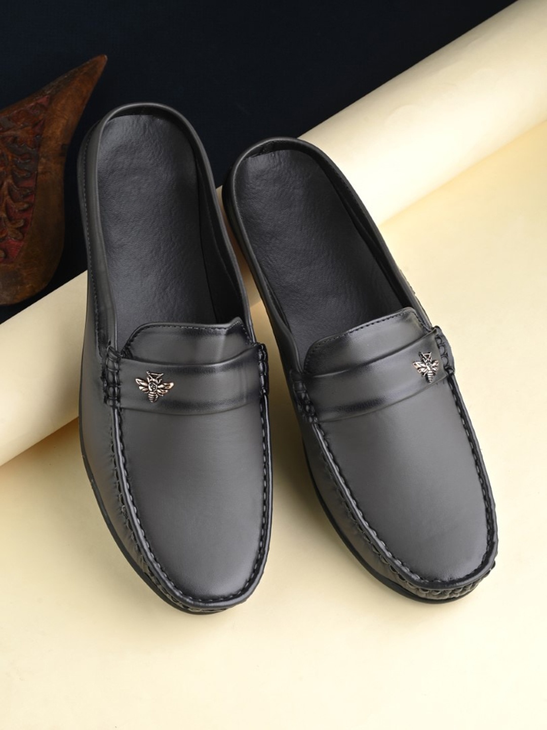 

KARADDI Men Round Toe Loafers, Grey