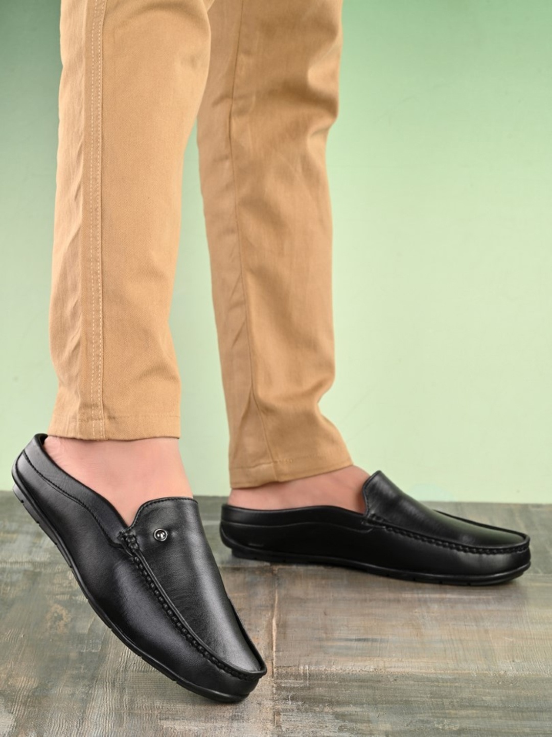 

KARADDI Men Lightweight Slip-On Mules, Black