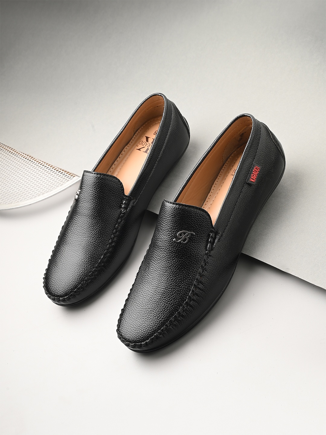 

KARADDI Men Textuted Lightweight Loafers, Black